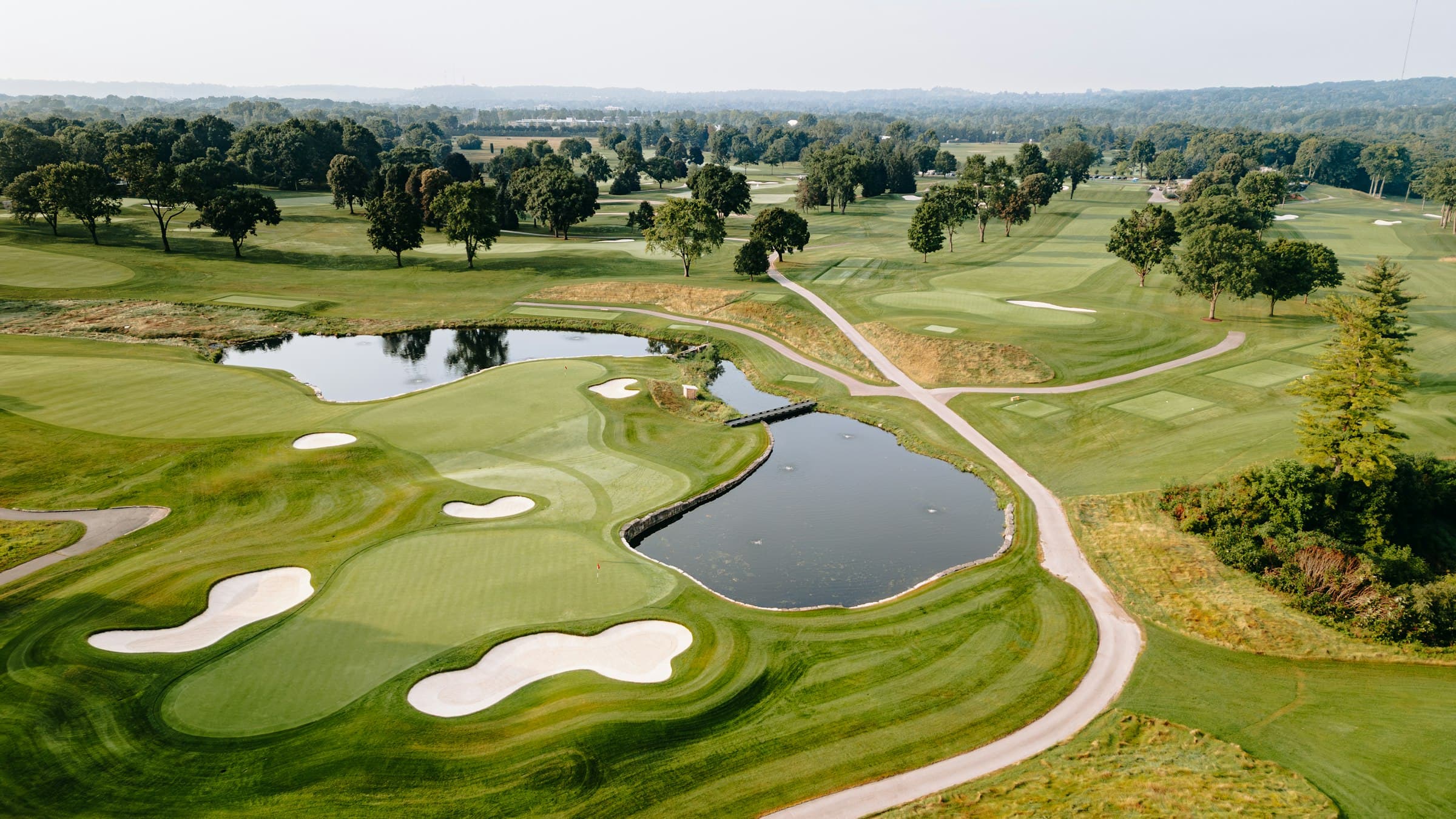 Golfplatz aus der Vogelperspektive
